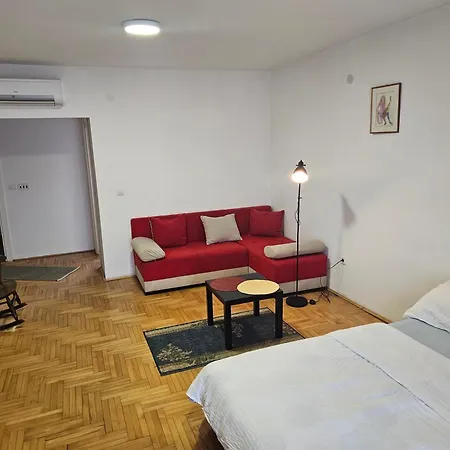 Suit 16 Apartment